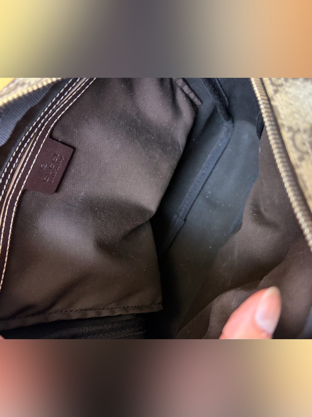 Gucci GG Supreme Messenger Bag - Picture 12 of 17